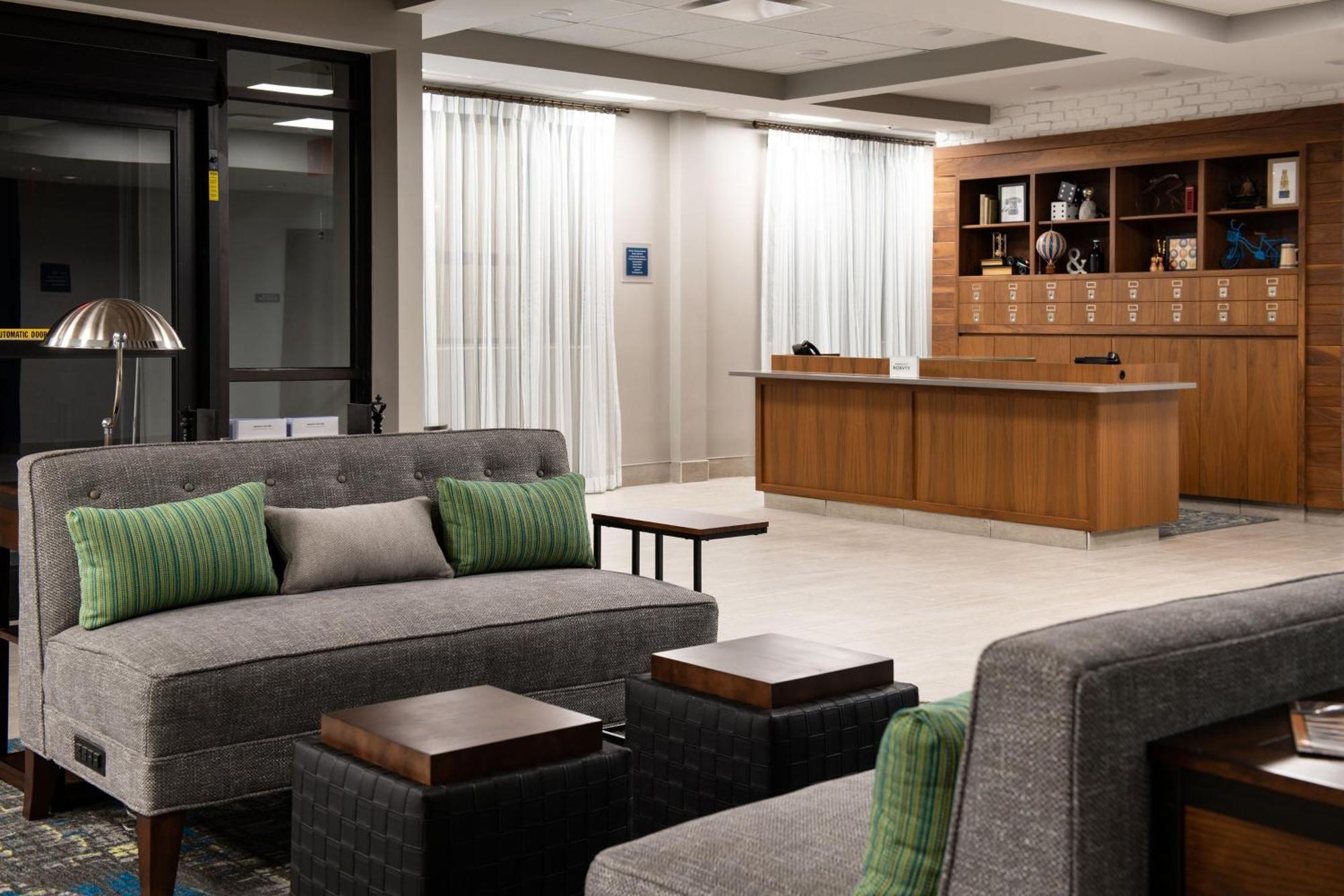 Four Points By Sheraton Omaha Midtown Exterior photo