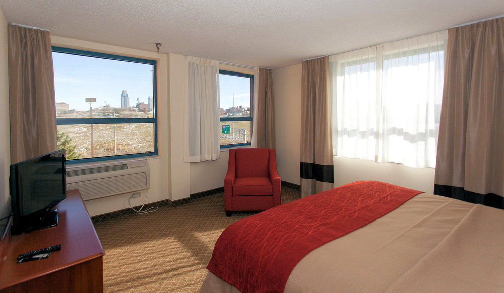 Four Points By Sheraton Omaha Midtown Exterior photo